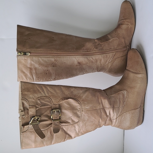 Two Lips Tan / Taupe Leather Boot. Zip Up. Size 8.5. Buckle Detail - Picture 1 of 6